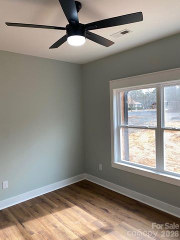 128 Hedgeline Drive, Troy, NC 27371