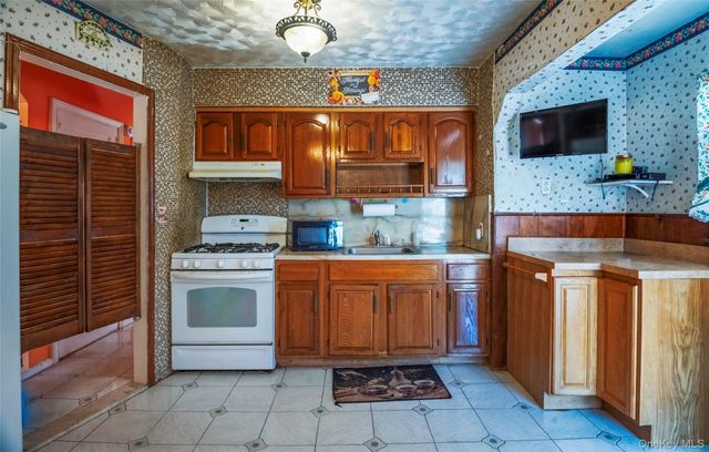 22326 112th Avenue, Queens Village, NY 11429