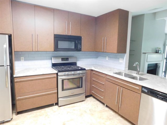 11913 Rotherham DR, Austin, TX 78753