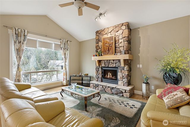 660 Parkside Place, Blaine, WA 98230