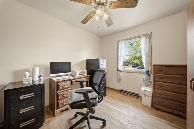 3221 Venus Avenue, Eau Claire, WI 54703