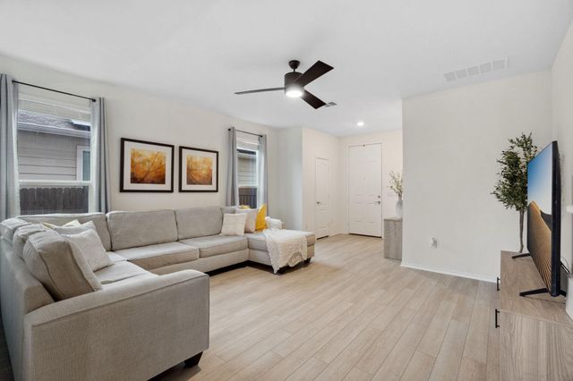 6509 Wagon Spring ST, Del Valle, TX 78617