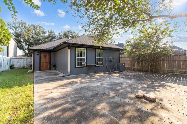 3725 Meadow Wood Drive, Pasadena, TX 77503