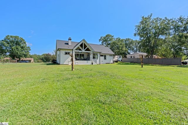 17 Joan Drive, Taylors, SC 29687