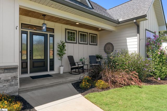 17 Joan Drive, Taylors, SC 29687