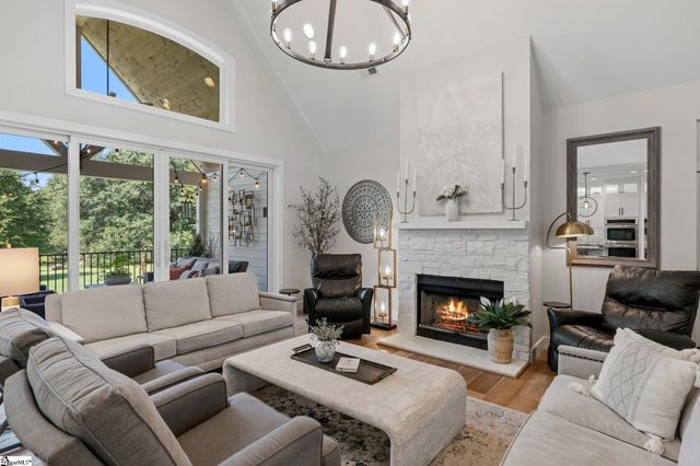 17 Joan Drive, Taylors, SC 29687