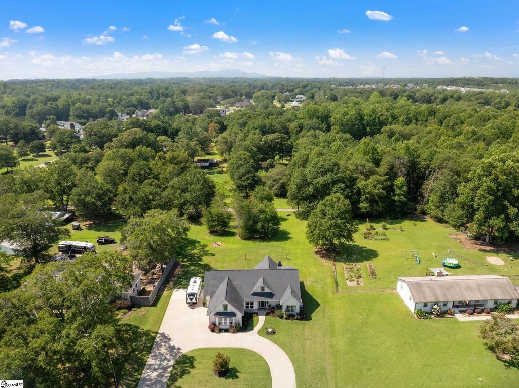 17 Joan Drive, Taylors, SC 29687