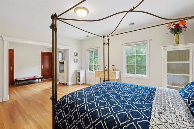 1 Terrys Trail, East Hampton, NY 11937