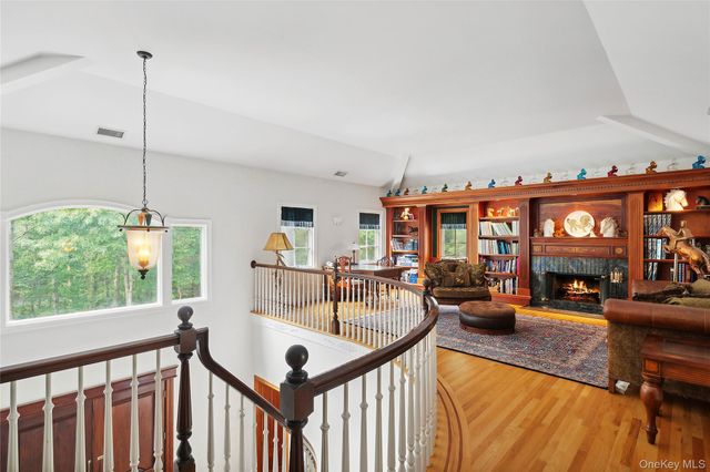 1 Terrys Trail, East Hampton, NY 11937