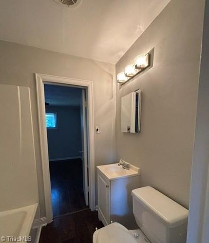 3410 Summit Avenue A, Greensboro, NC 27405