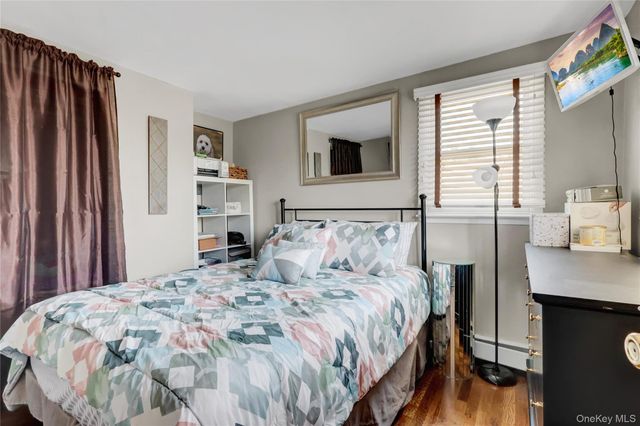 9 3rd Street, West Islip, NY 11795