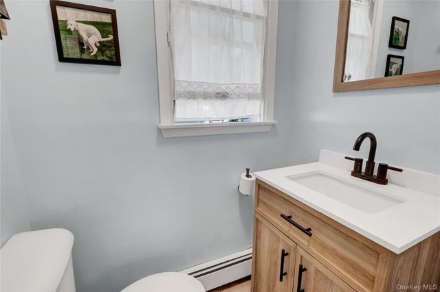 9 3rd Street, West Islip, NY 11795