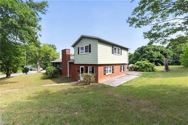 2601 Rosemary Drive, Winston-salem, NC 27105