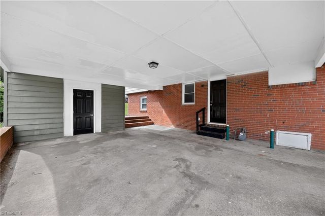 2601 Rosemary Drive, Winston-salem, NC 27105