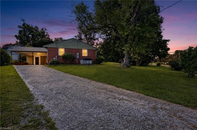 2601 Rosemary Drive, Winston-salem, NC 27105
