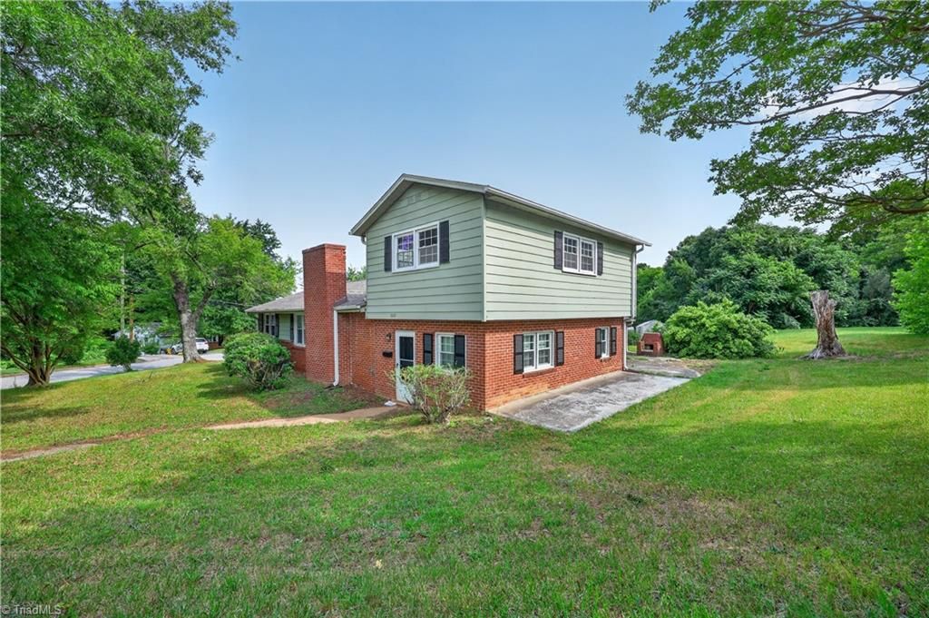 2601 Rosemary Drive, Winston-salem, NC 27105