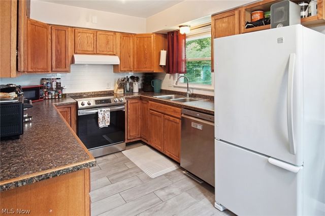 248 Jennings Avenue, Cuyahoga Falls, OH 44221