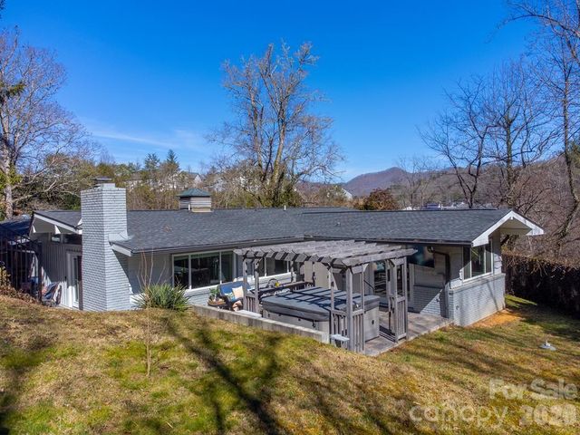 240 North Country Club Drive, Cullowhee, NC 28723