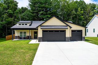 982 S Lantern Lane, Ellettsville, IN 47429
