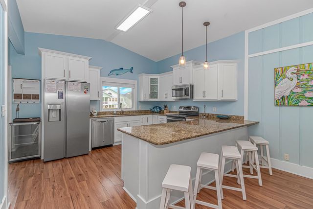 304 42nd Ave. N, North Myrtle Beach, SC 29582