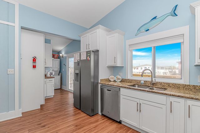 304 42nd Ave. N, North Myrtle Beach, SC 29582