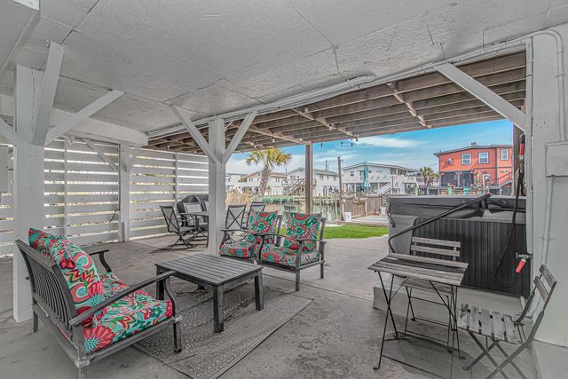304 42nd Ave. N, North Myrtle Beach, SC 29582