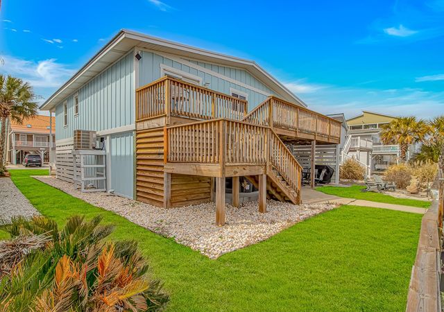 304 42nd Ave. N, North Myrtle Beach, SC 29582