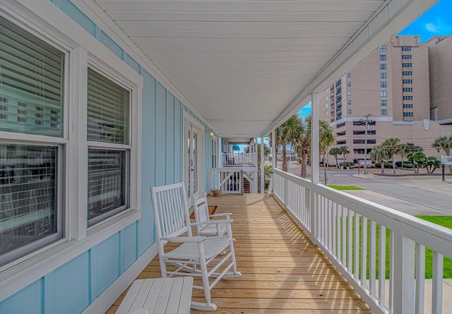 304 42nd Ave. N, North Myrtle Beach, SC 29582