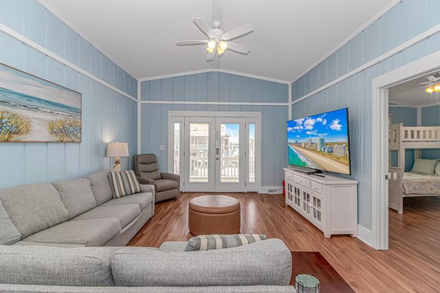 304 42nd Ave. N, North Myrtle Beach, SC 29582