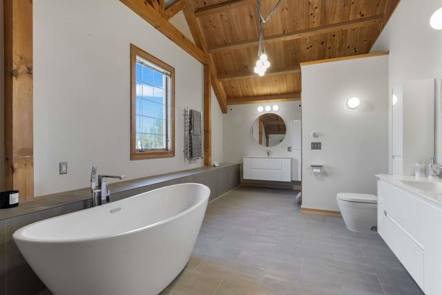 263 Long Sands Road Unit 2, York, ME 03909