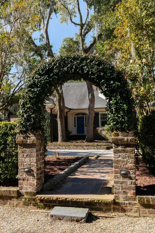 Image 16 of property listing at 111 Riverland Drive, Charleston, SC 29412