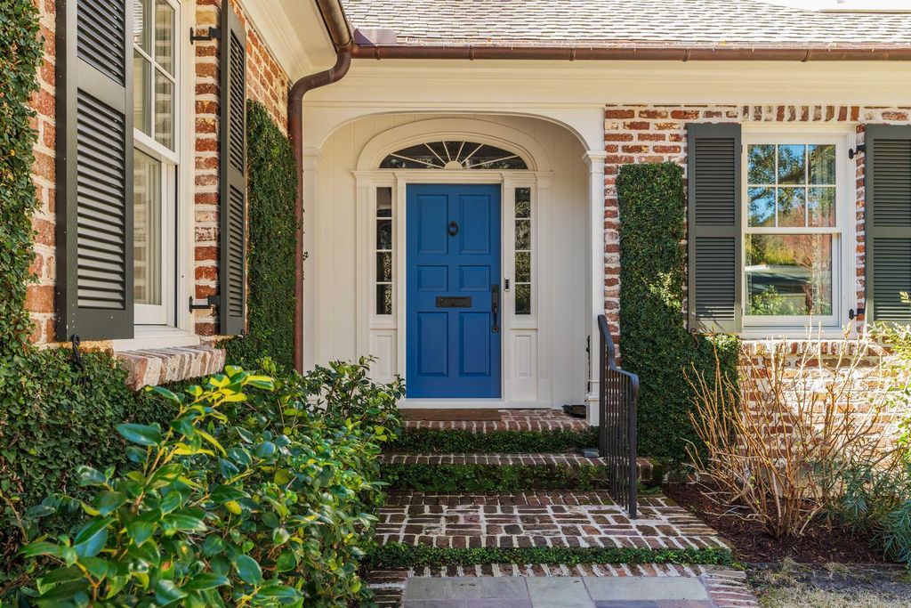 Image 17 of property listing at 111 Riverland Drive, Charleston, SC 29412