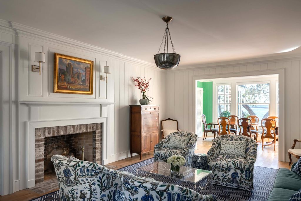 Image 23 of property listing at 111 Riverland Drive, Charleston, SC 29412