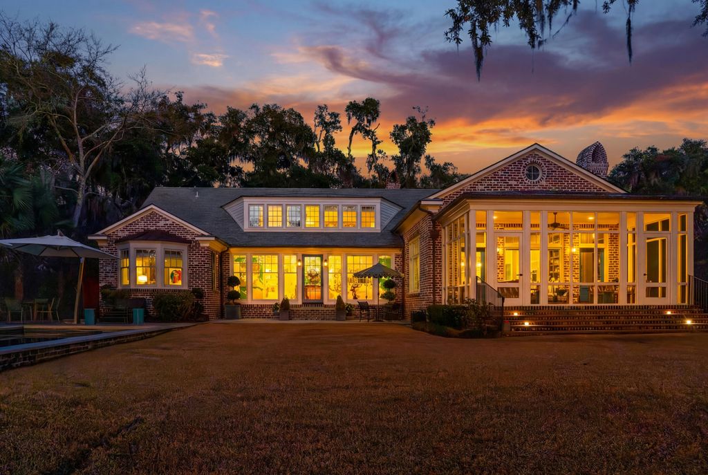 Image 3 of property listing at 111 Riverland Drive, Charleston, SC 29412