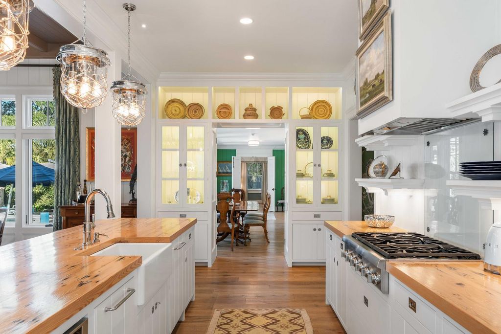 Image 30 of property listing at 111 Riverland Drive, Charleston, SC 29412