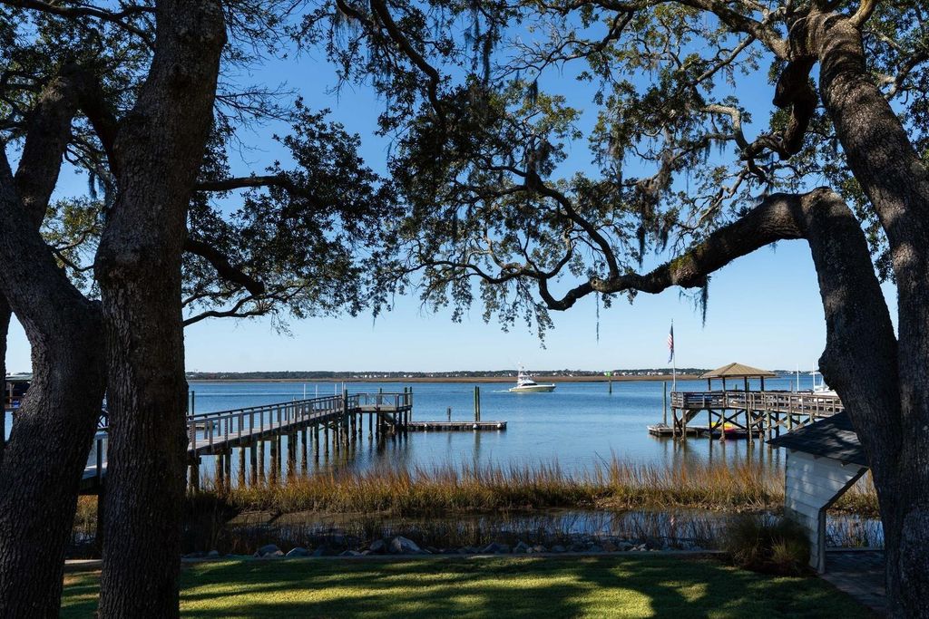 Image 77 of property listing at 111 Riverland Drive, Charleston, SC 29412
