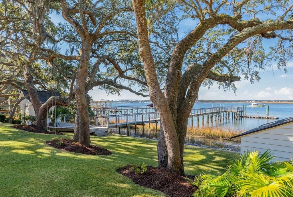 Image 78 of property listing at 111 Riverland Drive, Charleston, SC 29412