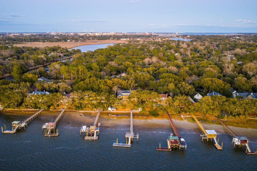Image 87 of property listing at 111 Riverland Drive, Charleston, SC 29412