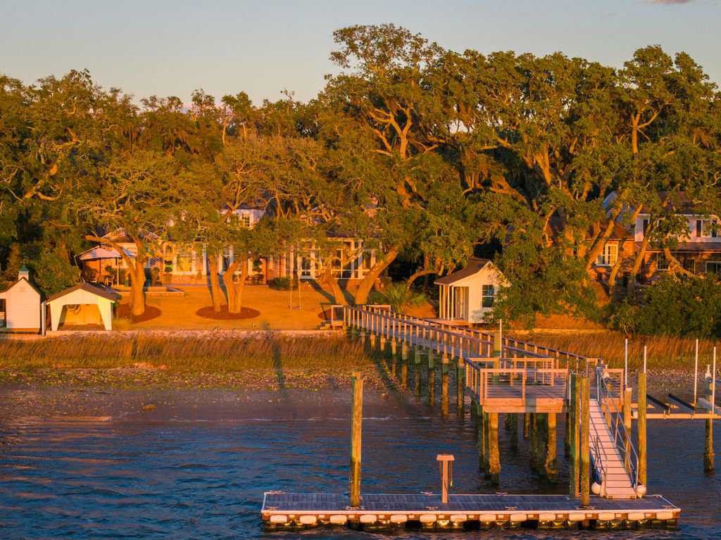 Image 88 of property listing at 111 Riverland Drive, Charleston, SC 29412