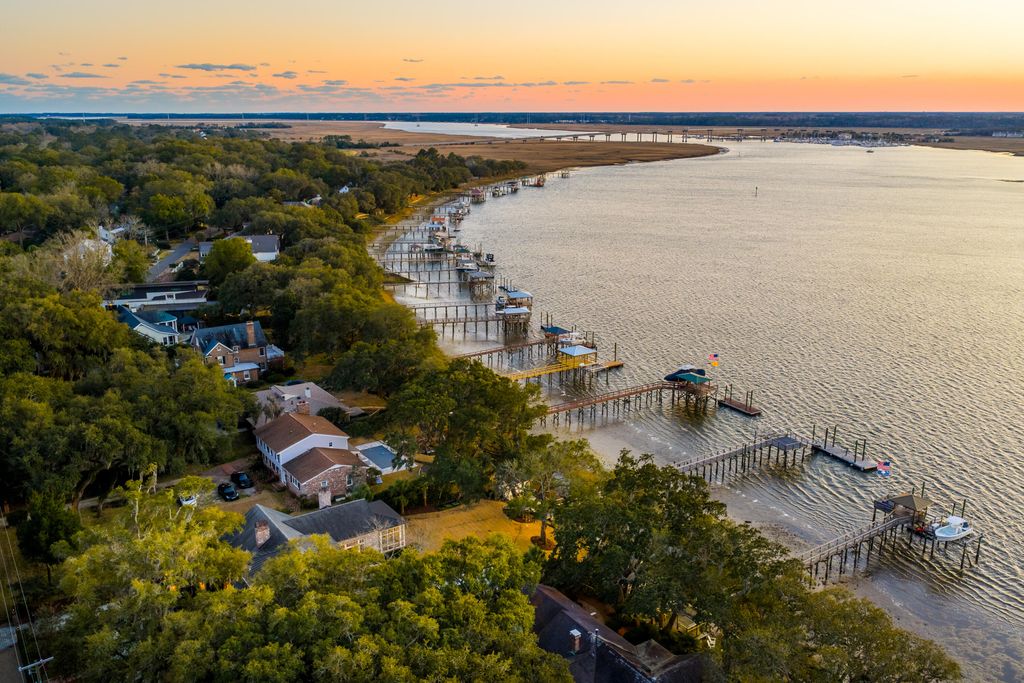 Image 93 of property listing at 111 Riverland Drive, Charleston, SC 29412