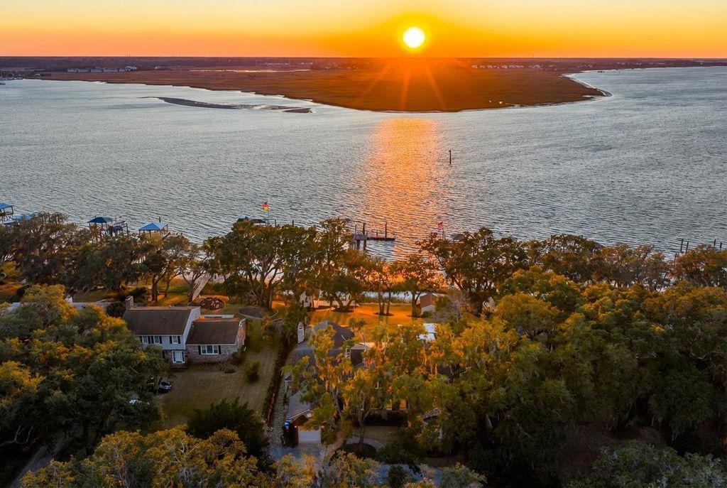 Image 94 of property listing at 111 Riverland Drive, Charleston, SC 29412