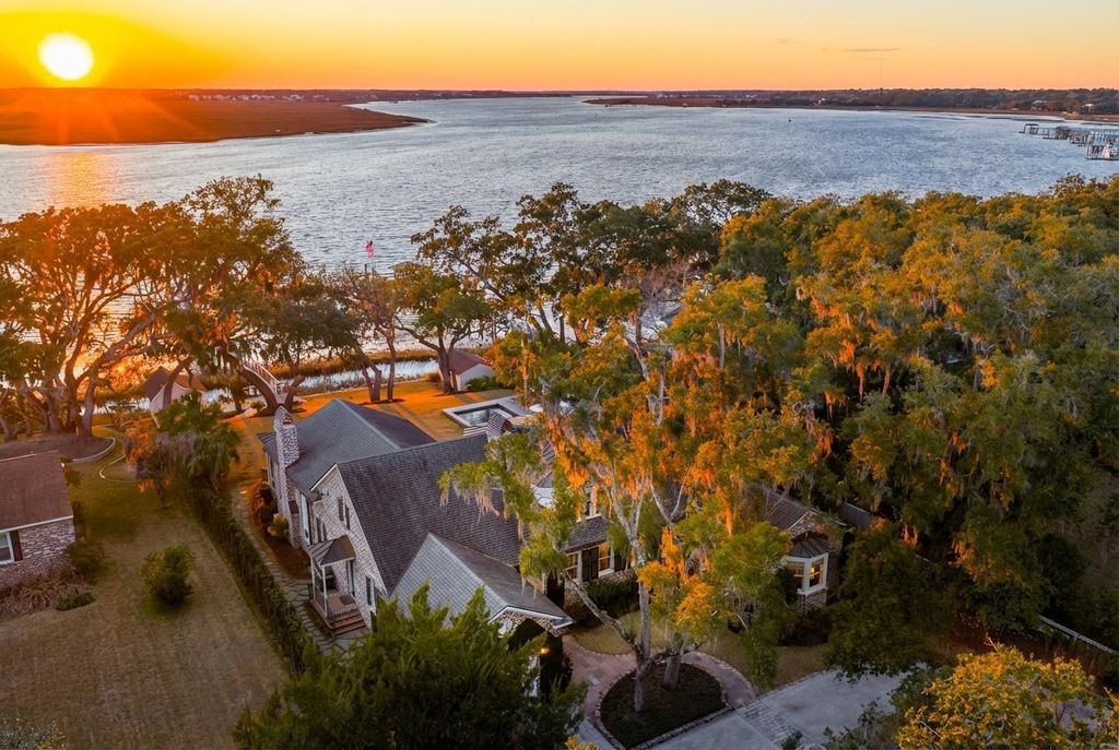 Image 95 of property listing at 111 Riverland Drive, Charleston, SC 29412