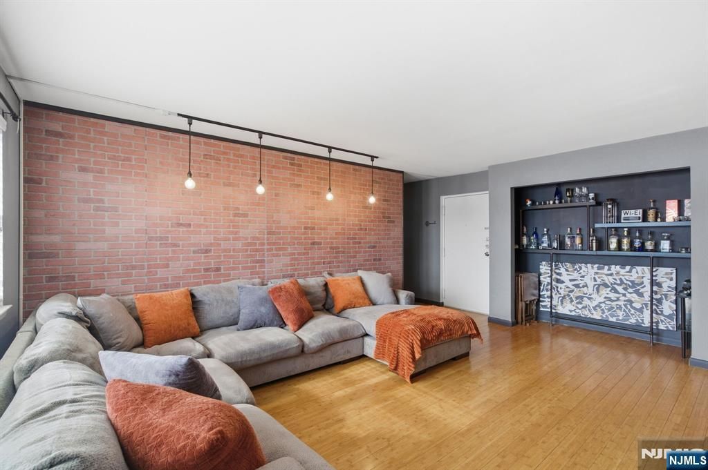 205 Bergen Turnpike 2G, Ridgefield Park, NJ 07660