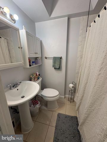 219 STRATFORD RD, Glenolden, PA 19036