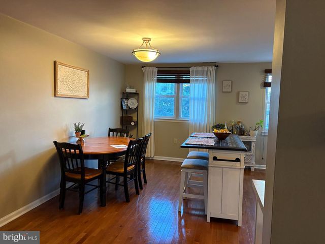 219 STRATFORD RD, Glenolden, PA 19036