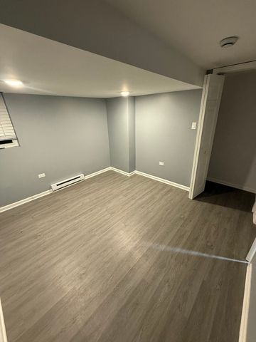 323 22nd Avenue G, Bellwood, IL 60104