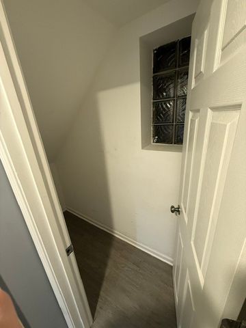 323 22nd Avenue G, Bellwood, IL 60104