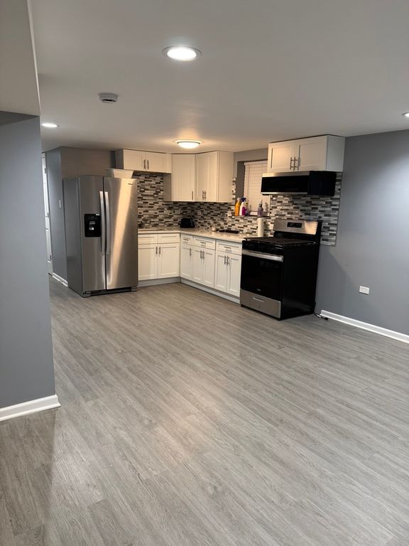 323 22nd Avenue G, Bellwood, IL 60104