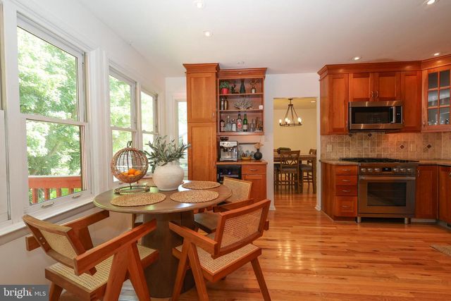 206 DRAKES DRUM DR, Bryn Mawr, PA 19010