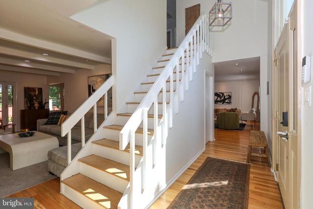 206 DRAKES DRUM DR, Bryn Mawr, PA 19010